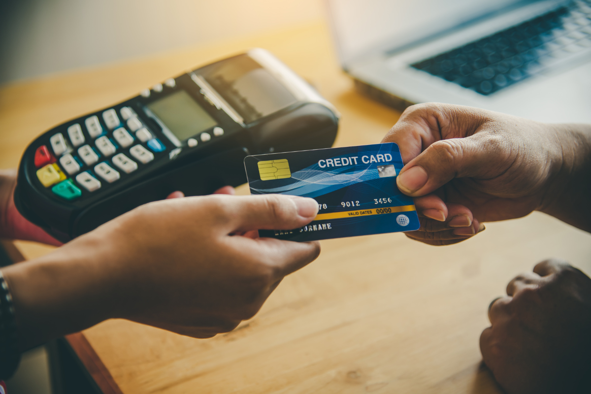 Best cashback credit cards for low spenders in Singapore